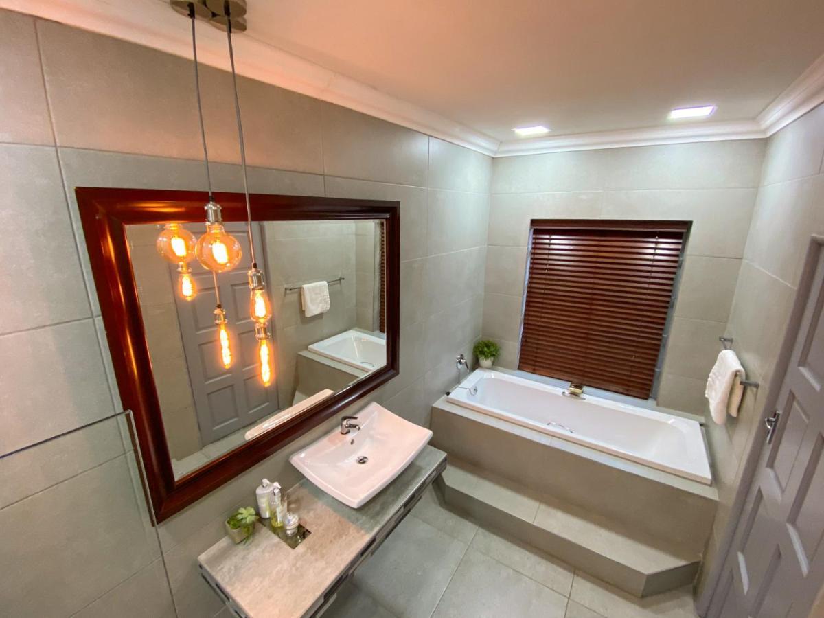 Spacube Luxury Suites And Spa Pretoria-Noord エクステリア 写真