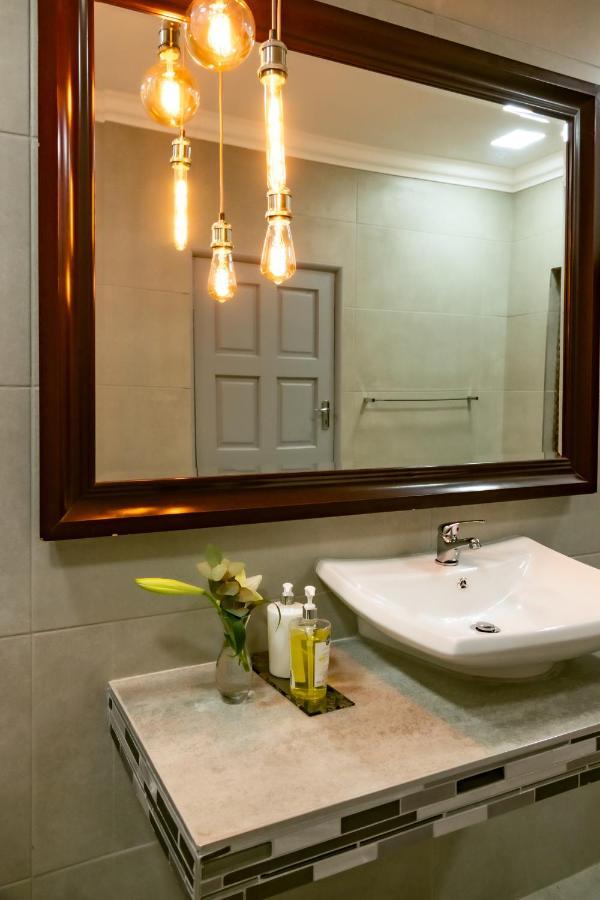 Spacube Luxury Suites And Spa Pretoria-Noord エクステリア 写真