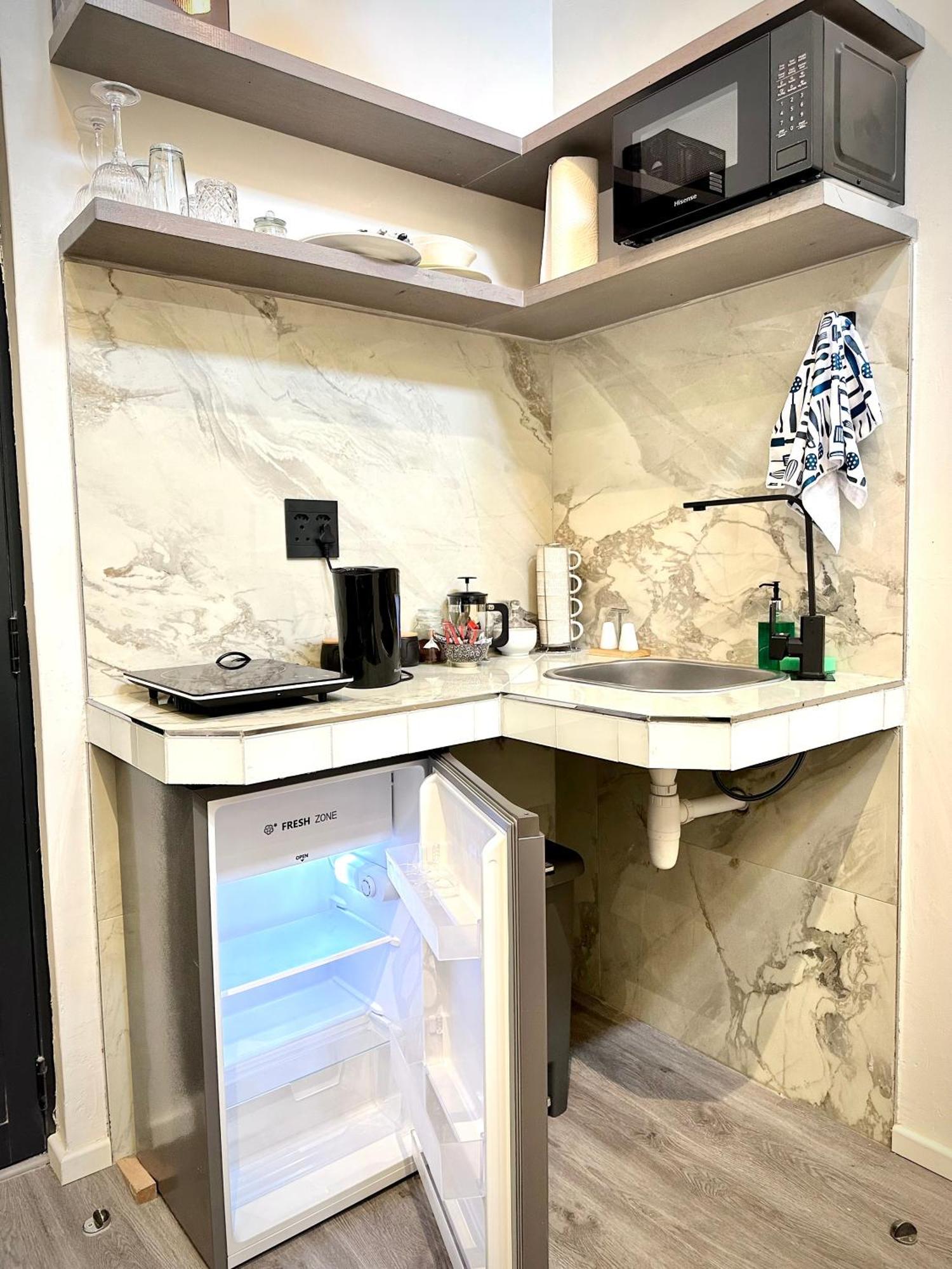 Spacube Luxury Suites And Spa Pretoria-Noord エクステリア 写真