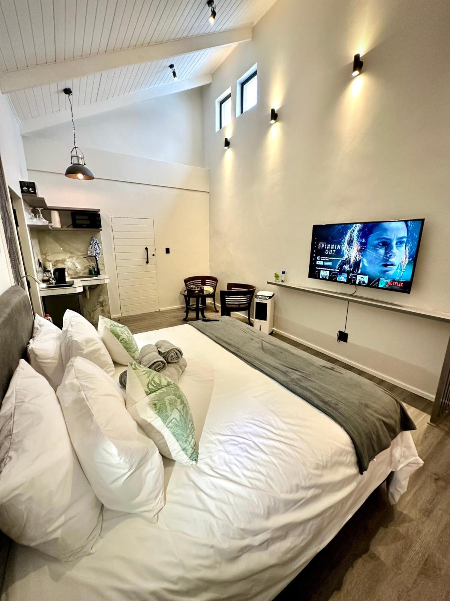 Spacube Luxury Suites And Spa Pretoria-Noord エクステリア 写真