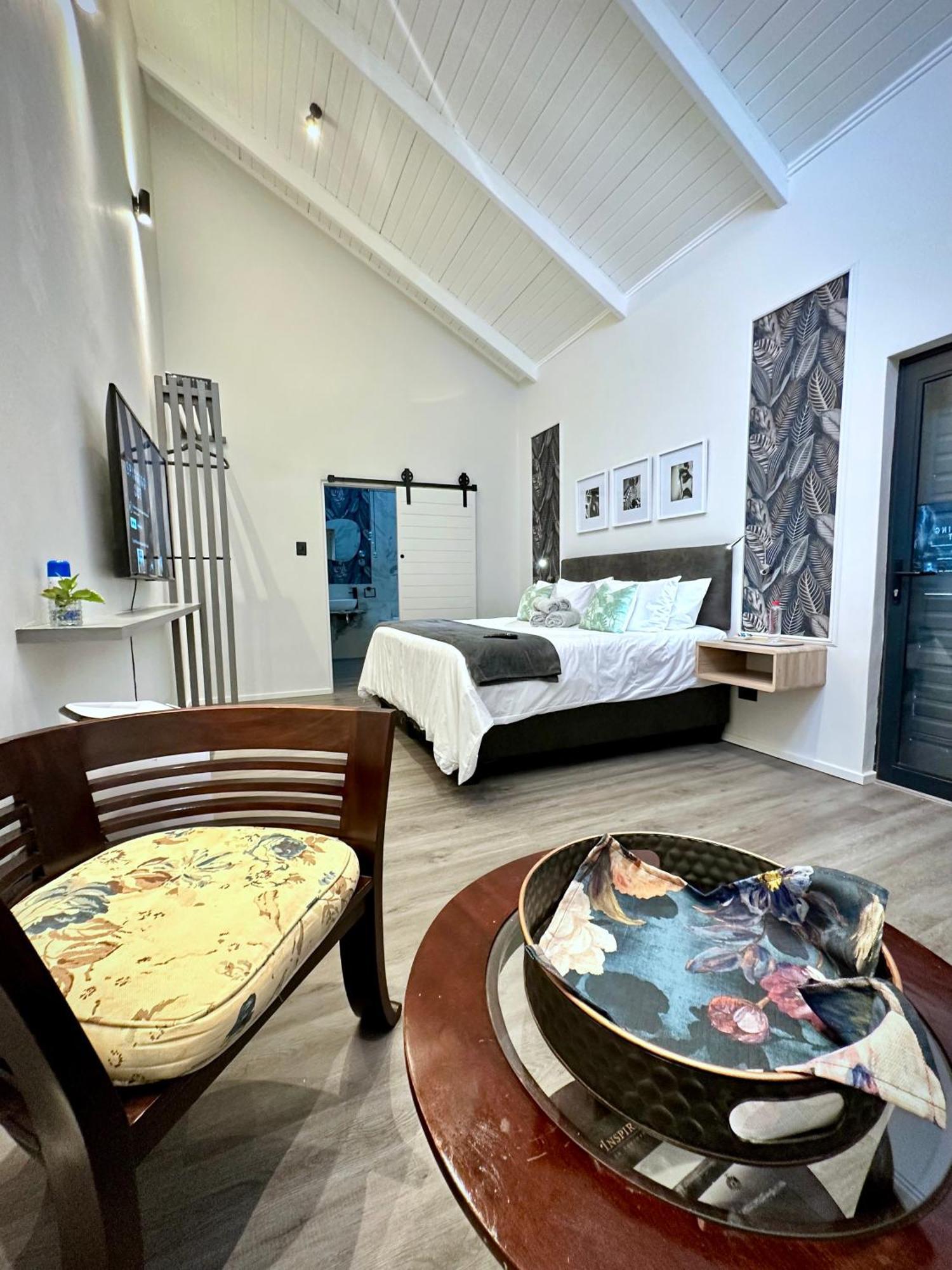 Spacube Luxury Suites And Spa Pretoria-Noord エクステリア 写真