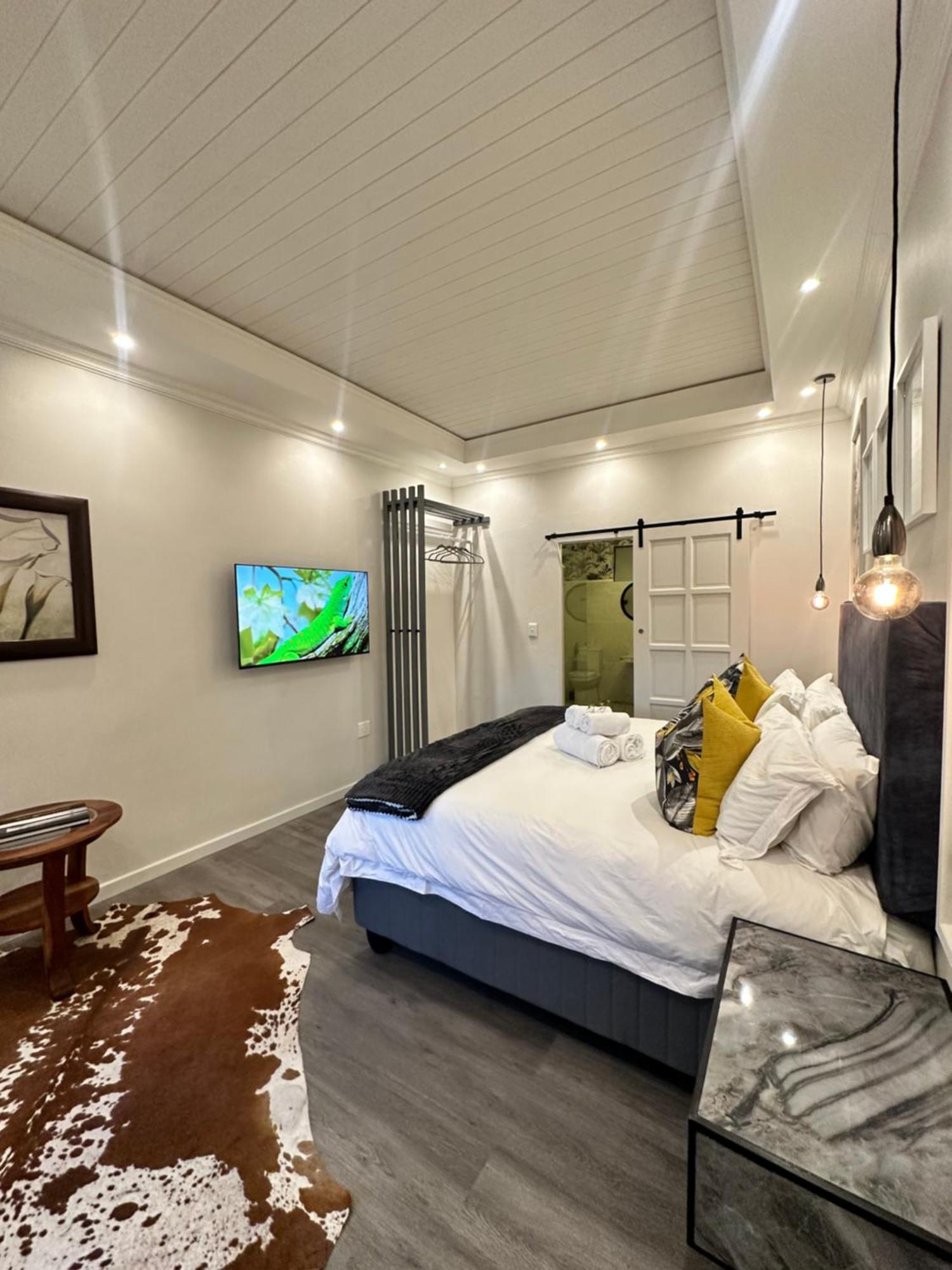 Spacube Luxury Suites And Spa Pretoria-Noord エクステリア 写真