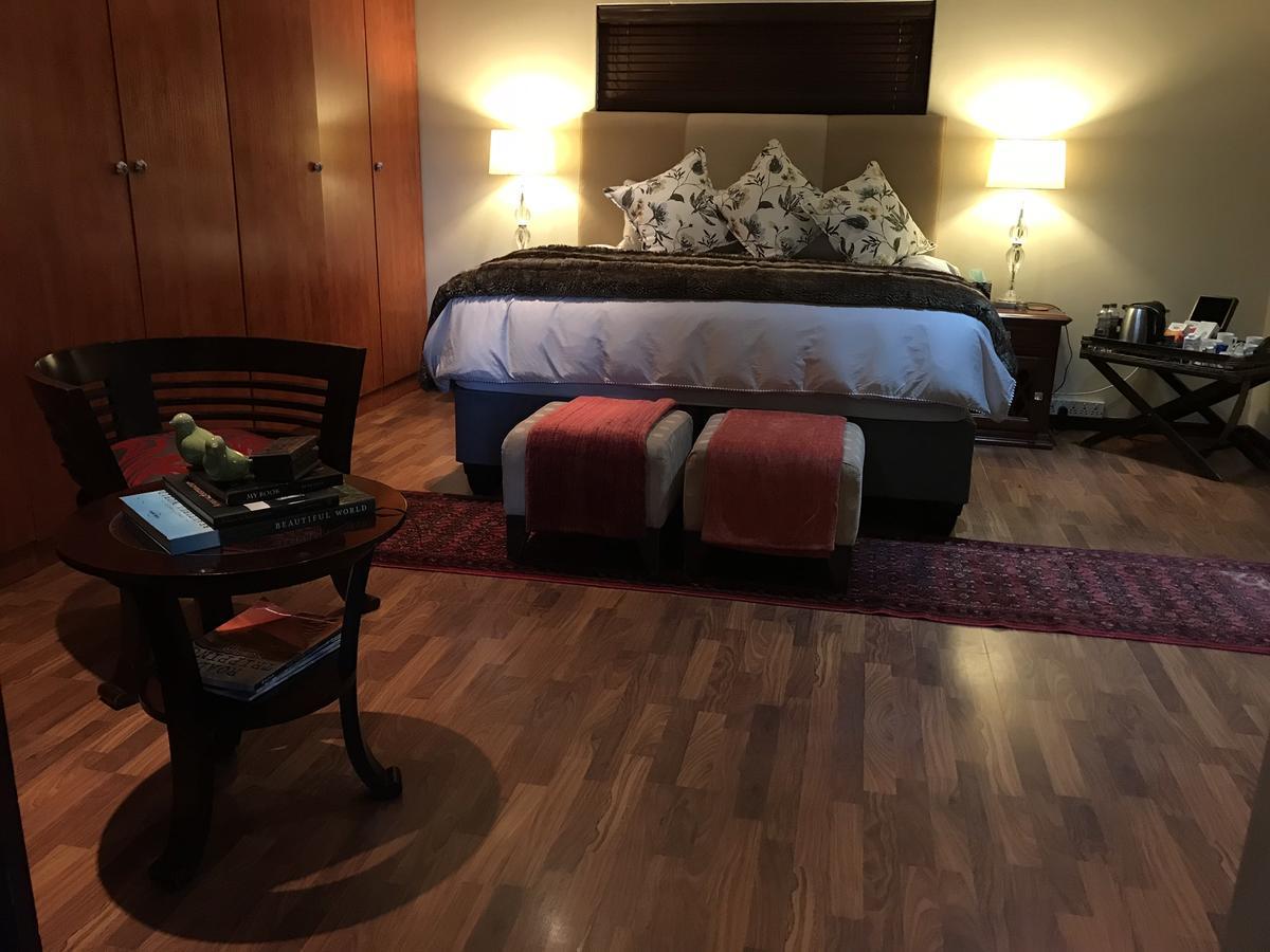 Spacube Luxury Suites And Spa Pretoria-Noord エクステリア 写真